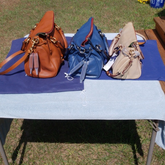 Dooney and Bourke Satchel size comparison Only - Picture 5 of 6